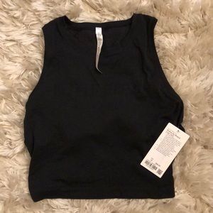 BNWT breeze by muscle crop tank